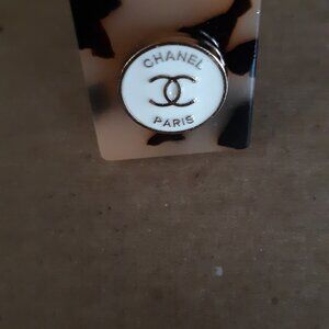 BLACK AND BEIGE TORTISE RING WITH CHANEL BUTTON SIZE 7-8